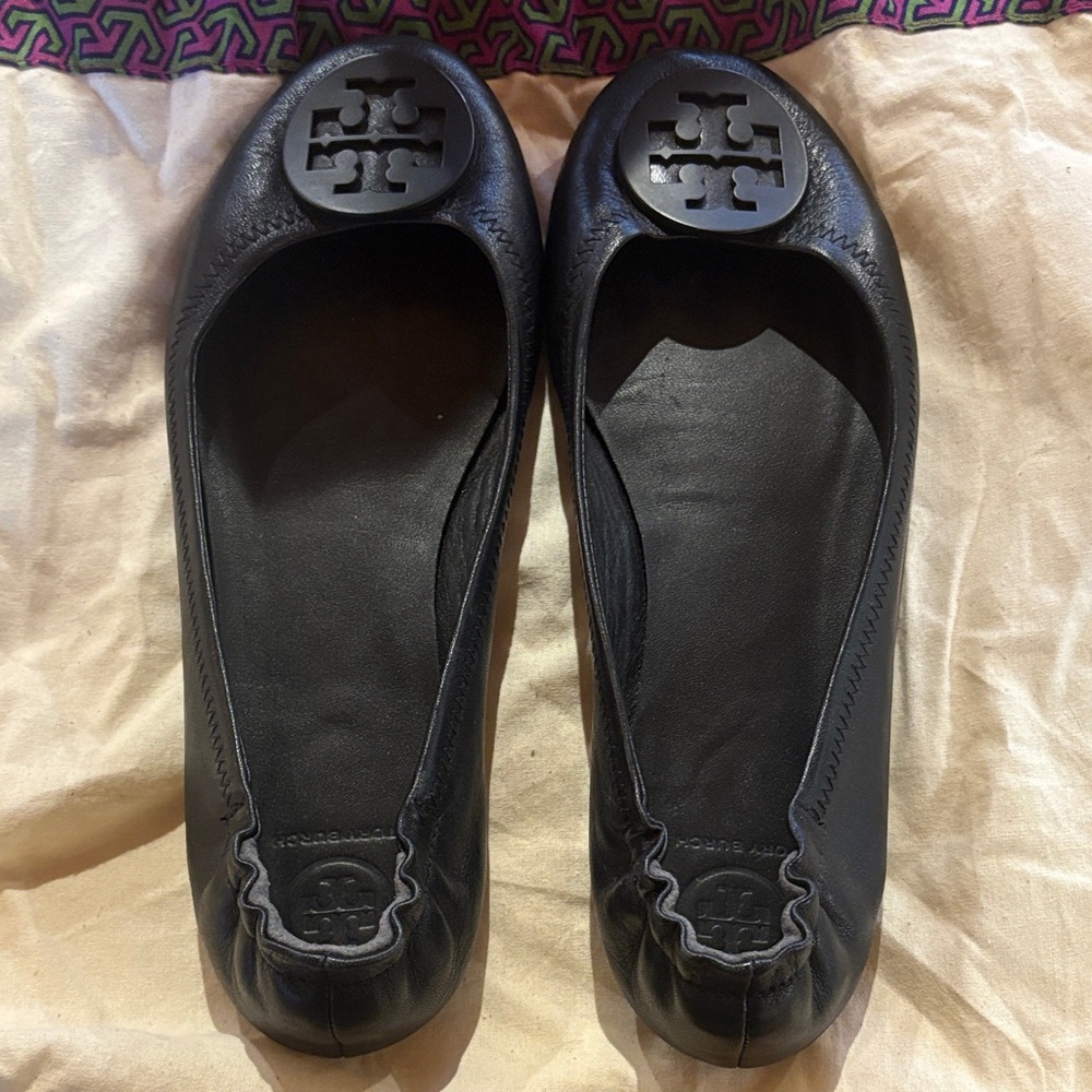 Tory Burch Black Leather Flats with Logo Emblem